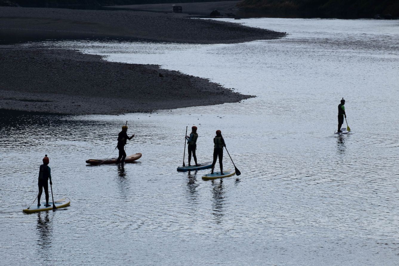 Niyodo_River_SUP_silhouette