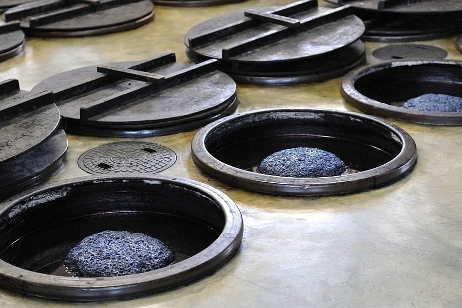 Aizome Kogeikan indigo vats