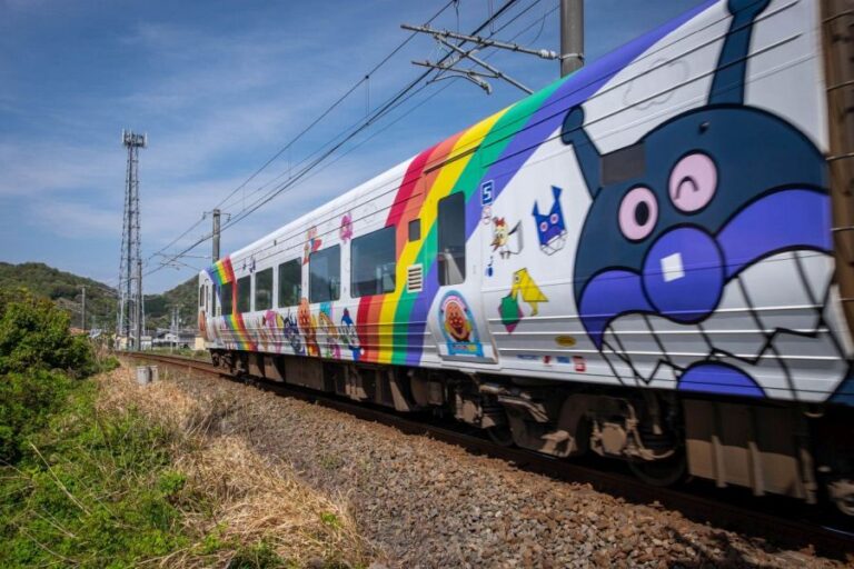 Anpanman Train side