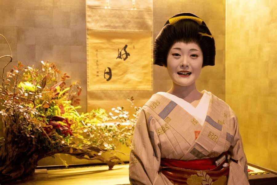 Dogo Hanahimero geisha Sakichi