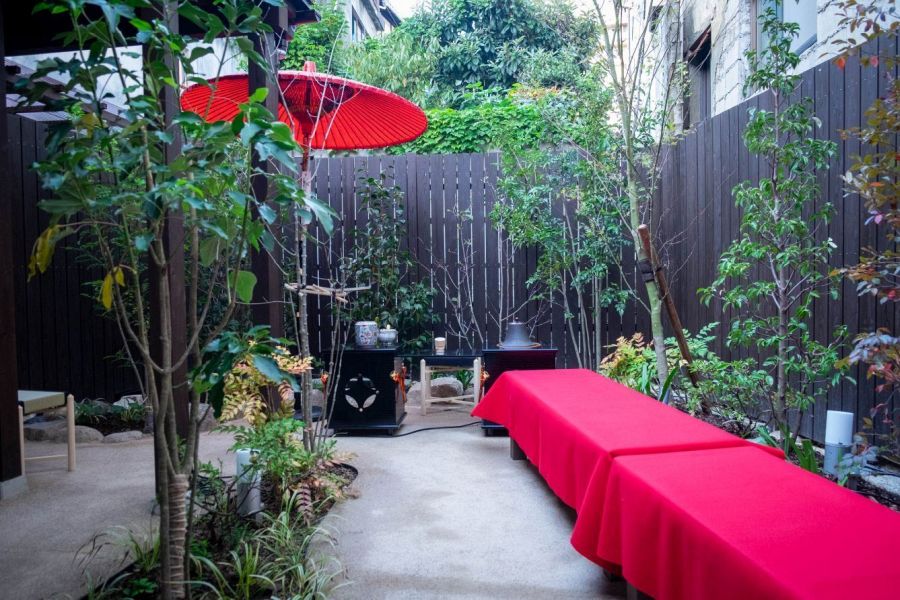 Dogo-Hanahimero-geisha-garden