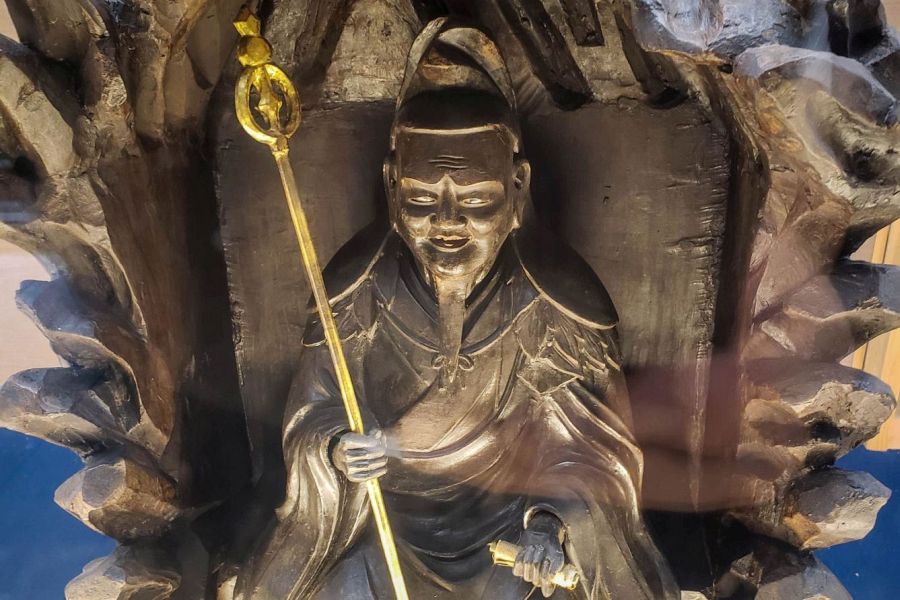 En no Gyoja statue Mt. Ishizuchi