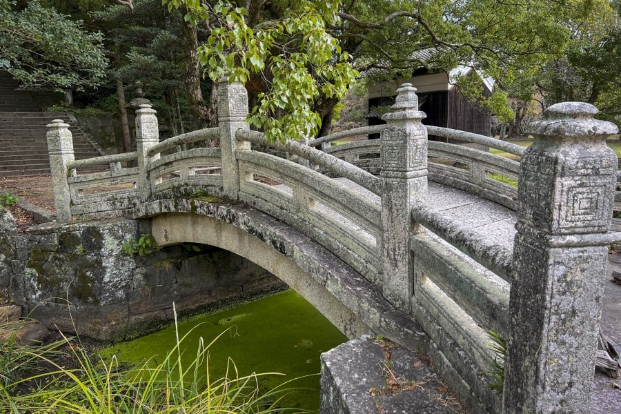 Hagi Castle shrine bridge