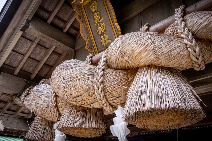 Hakuto Coast shrine straw rope
