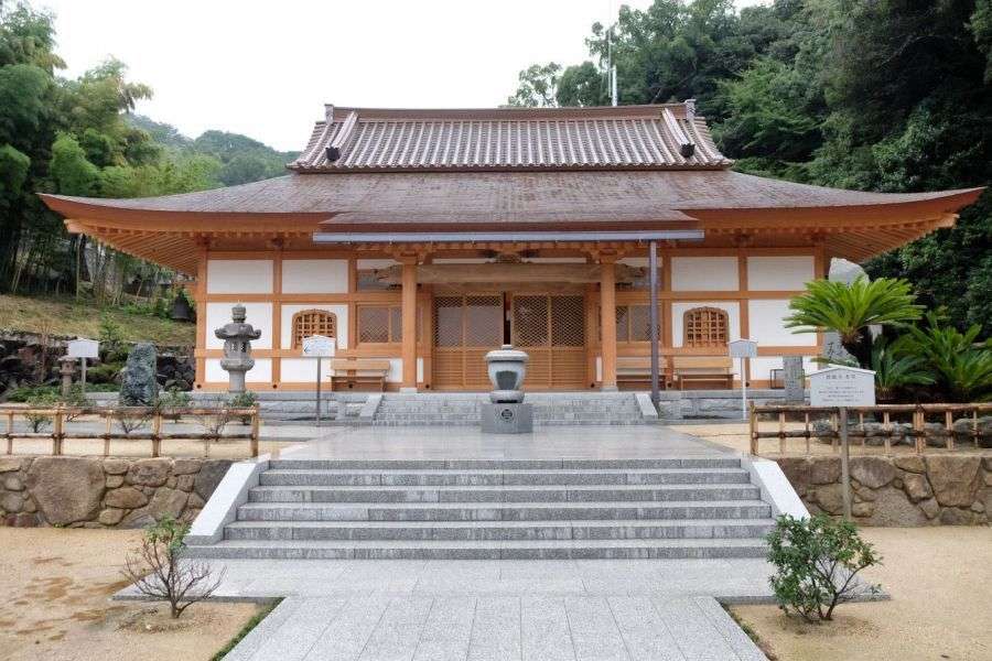 Hogon ji Temple main hall exterior