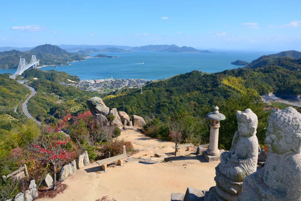 Innoshima Shiratakiyama Buddhist statues