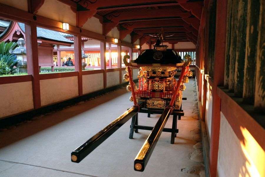 Isaniwa Shrine omikoshi