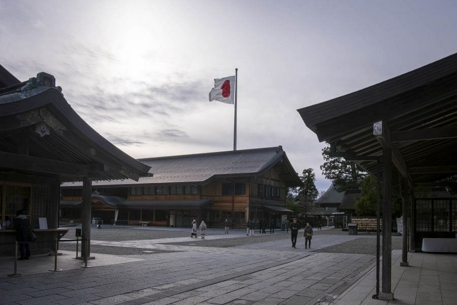 Izumo Shrine big hinomaru flag