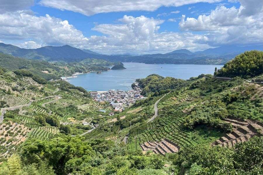 Karihama and Uwa Sea