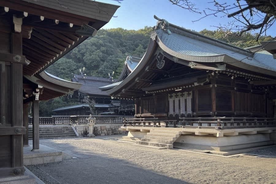 Kibiji Kibitsuhiko Shrine worship hall and main hall
