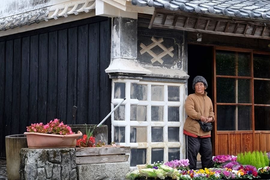 Kiragawa flower seller