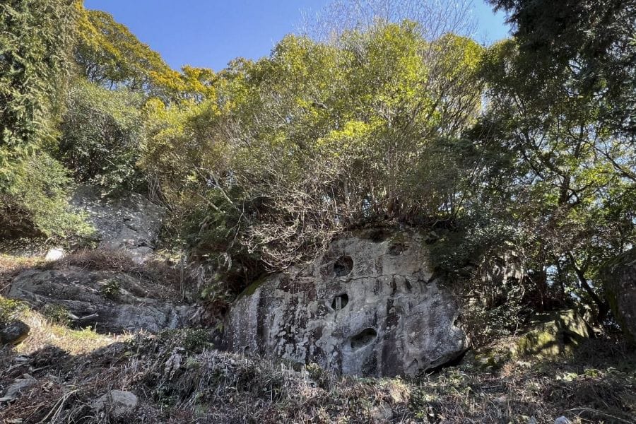 Konomine Shrine lightning rock