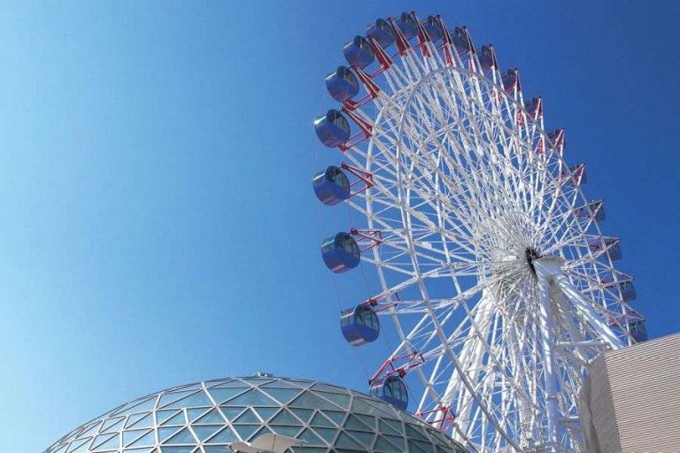 Kururin Ferris Wheel general view