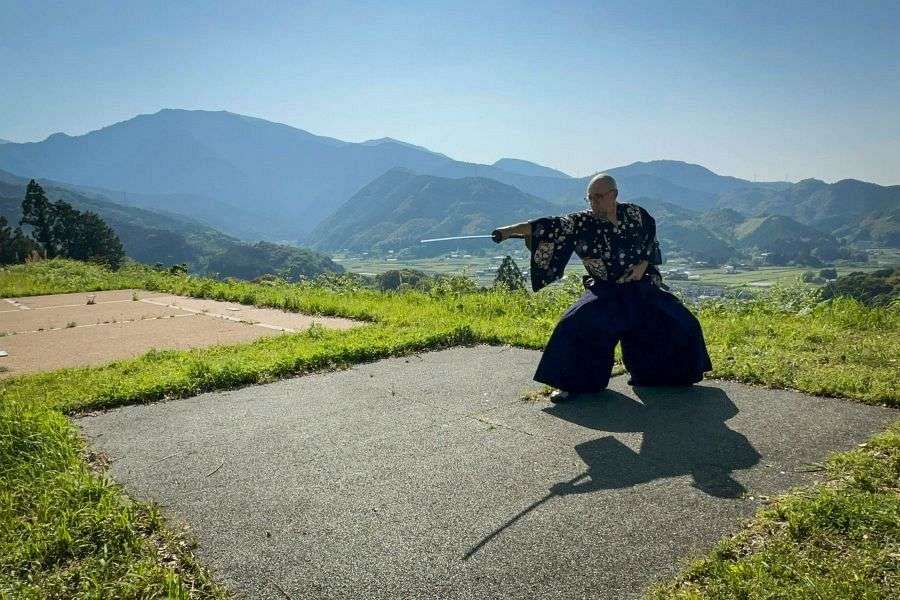 Matsuno Kagomori Castle Rod drawing sword