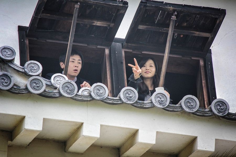 Matsuyama- Castle-V-girl