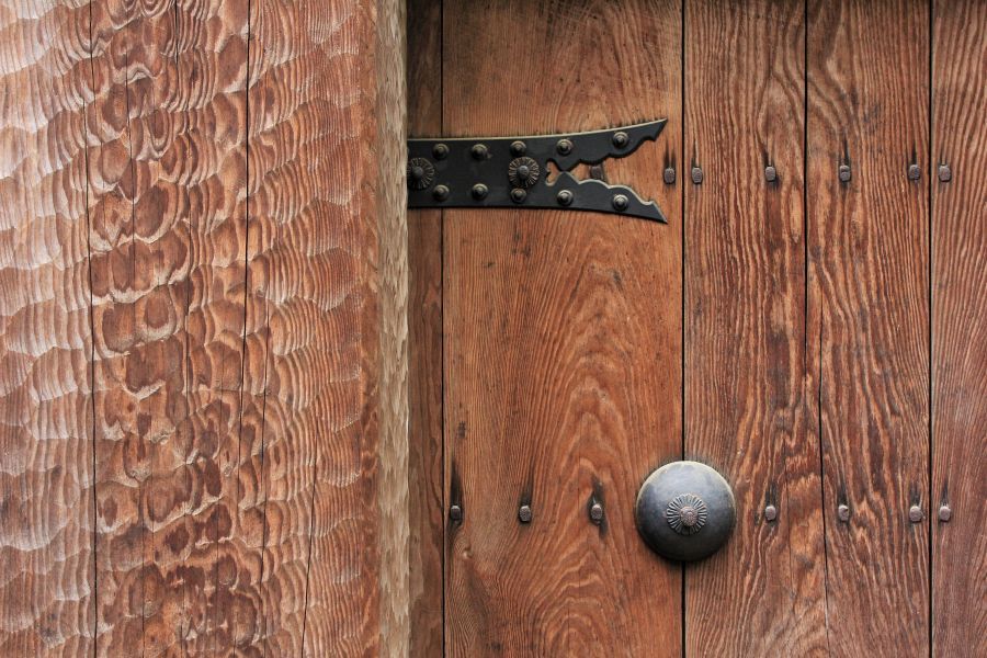 Matsuyama-Castle-wood-detail
