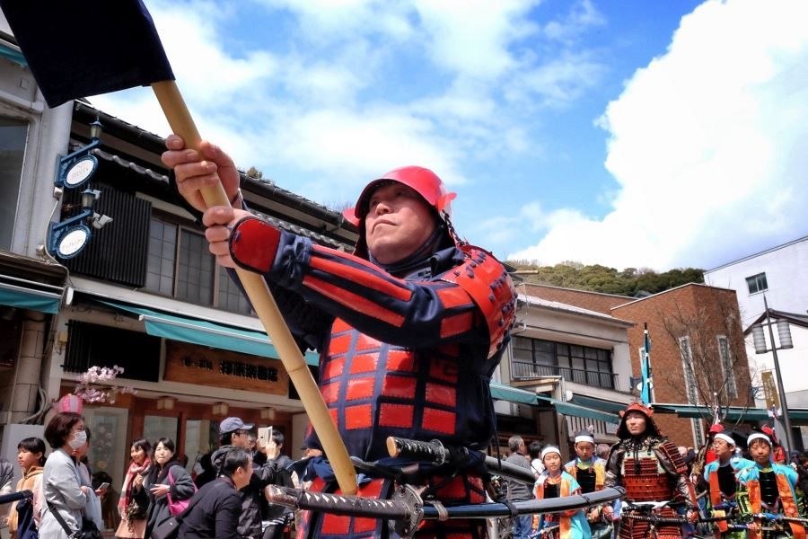 Matsuyama Spring Festival daimyo gyoretsu flagbearer