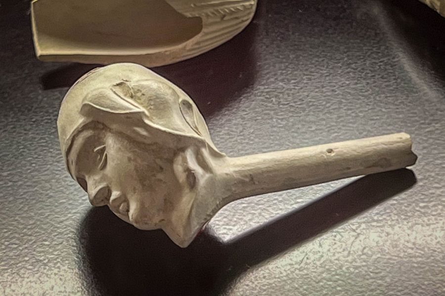 Nagasaki Dejima clay pipe