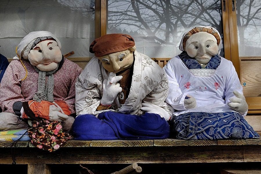 Nagoro dolls winter smoking