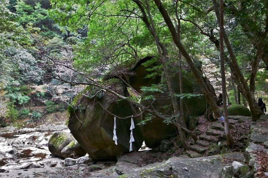 Nametoko Gorge boulder