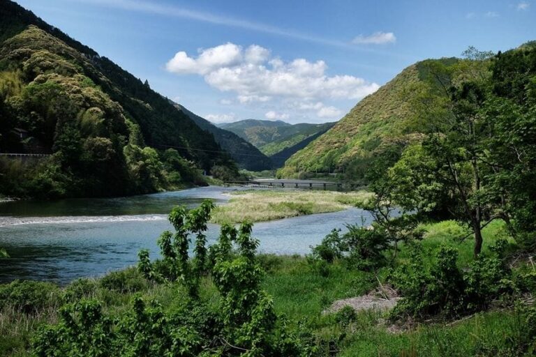 Niyodo River chinkabashi valley
