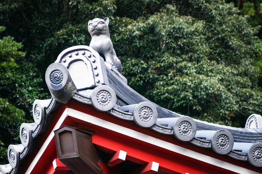 Omatsu Gaigongen Shrine cat onigawara