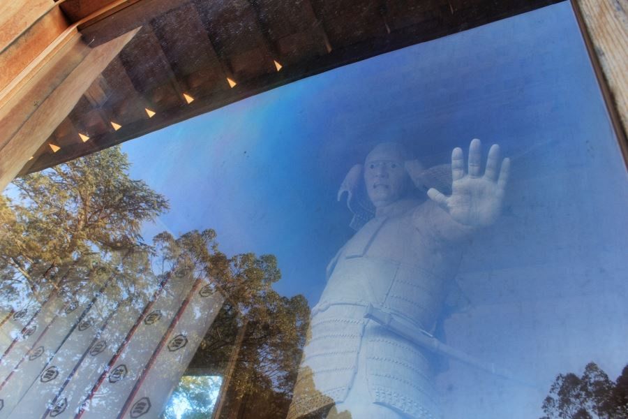 Oyamazumi Shrine gatehouse niyo