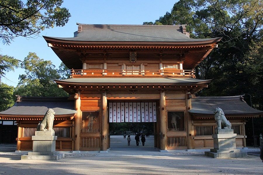 Oyamazumi Shrine gatehouse