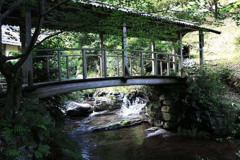 Seiryuen covered bridge