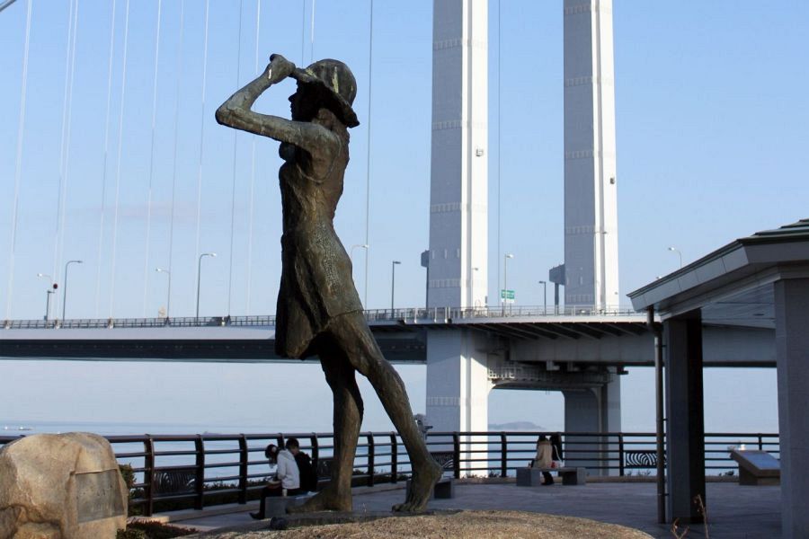 Sunrise Itoyama Observation Platform statue