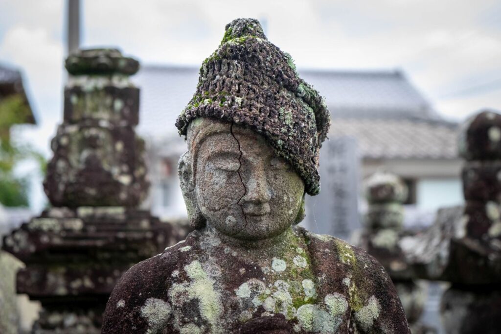 T17 Ido ji Temple Buddha with hat