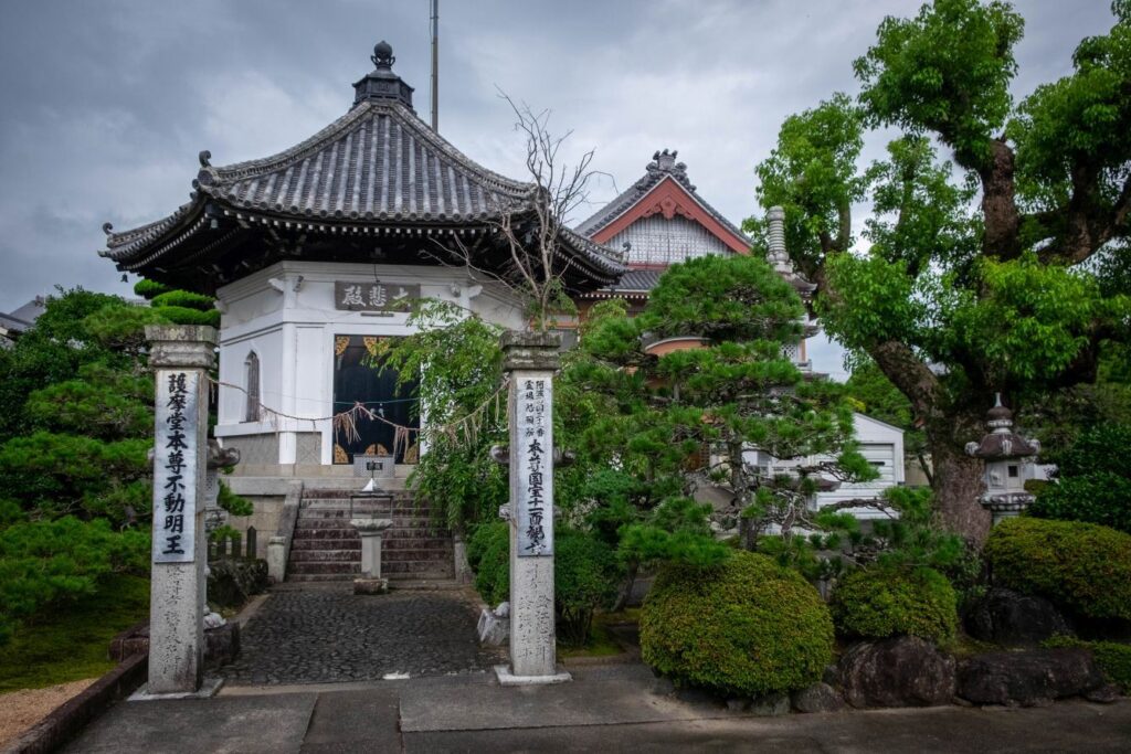 T17 Ido ji Temple octagonal building