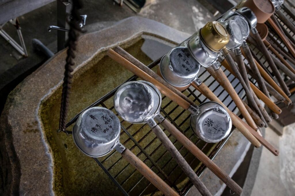 T17 Ido ji Temple washbasin