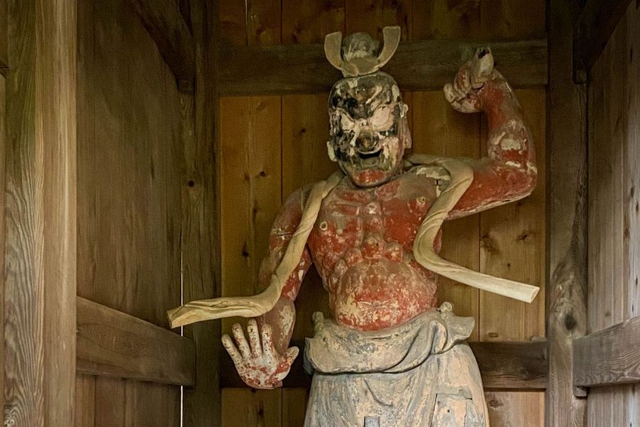 T18 Onzan ji Temple guardian left