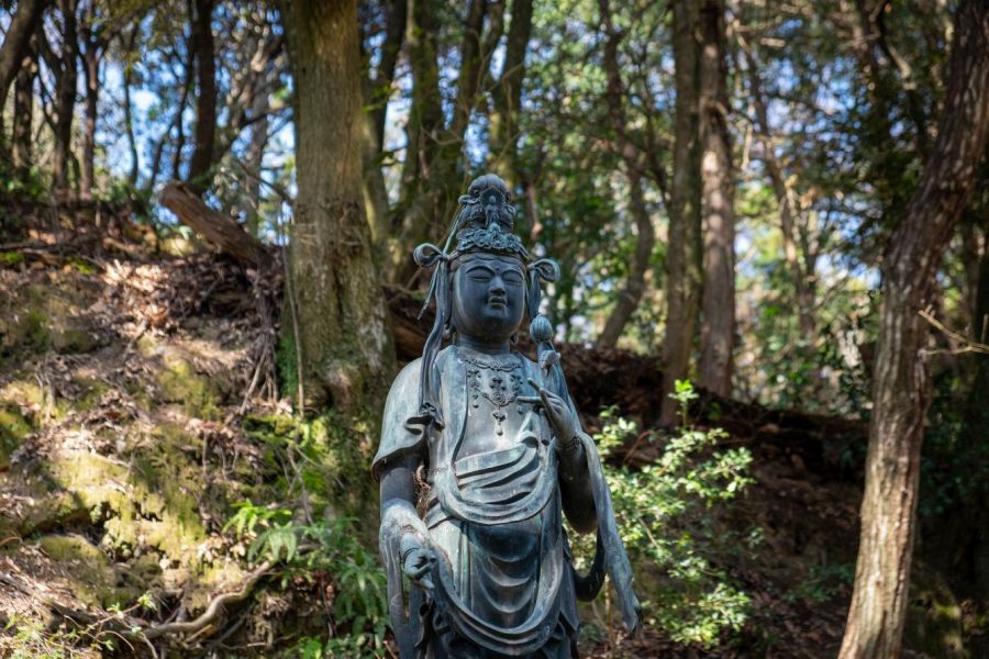 T2 Gokuraku-ji Temple Kannon