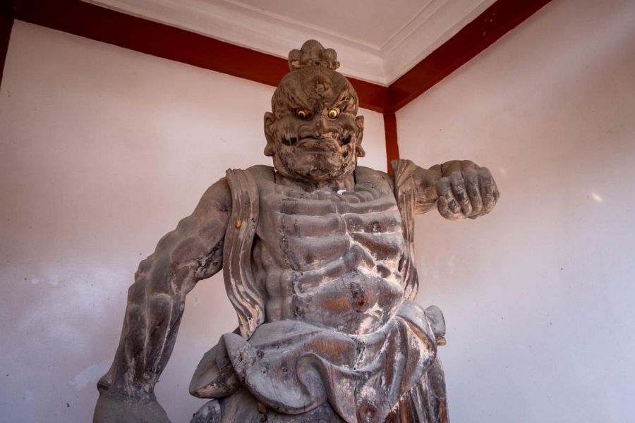 T2 Gokuraku-ji Temple guardian right