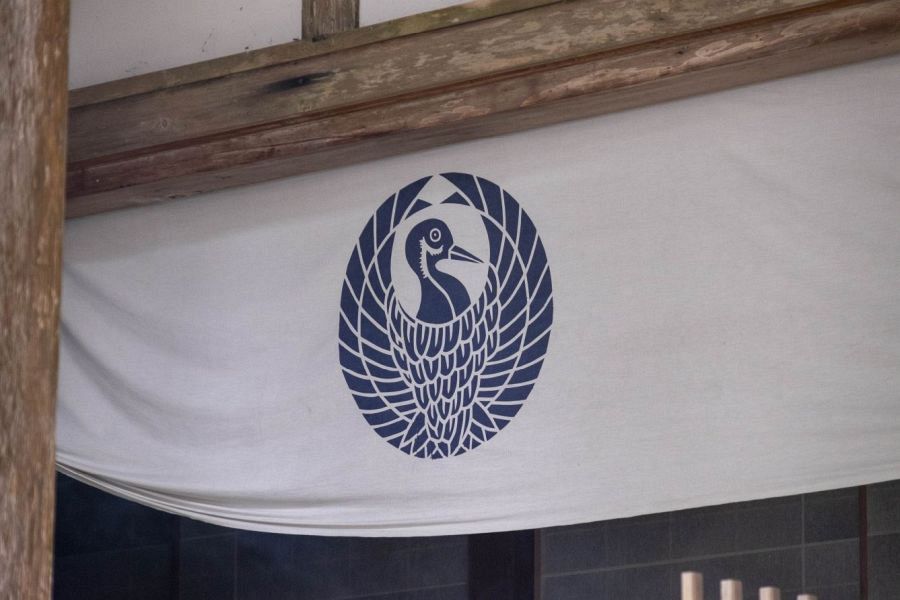 T20 Kakurin ji Temple crane curtain