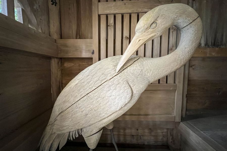 T20 Kakurin ji Temple crane guardian left