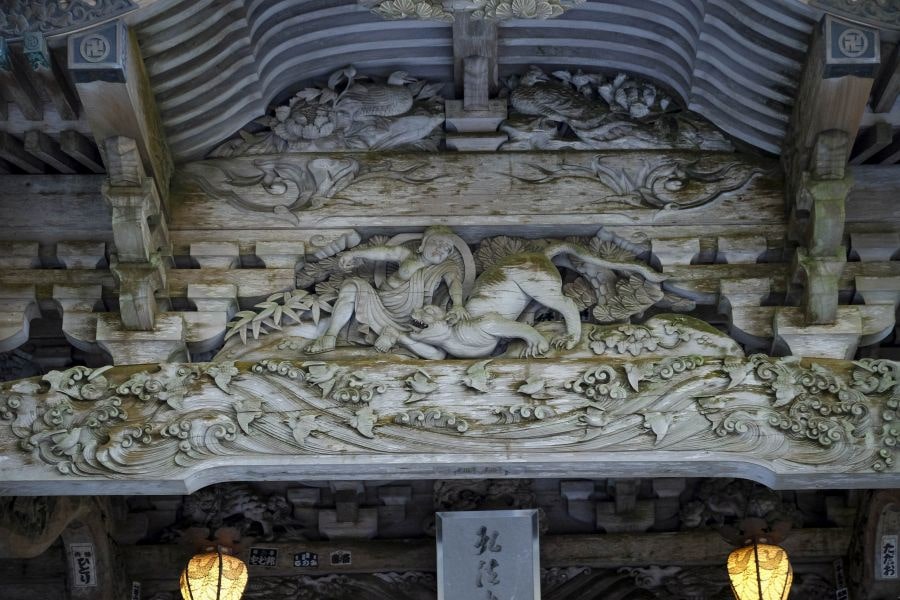 T21 Tairyu Temple superb carving