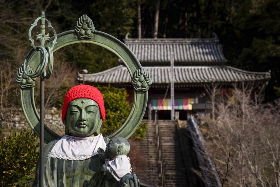 T22 Byodo ji Temple bronze Jizo statue