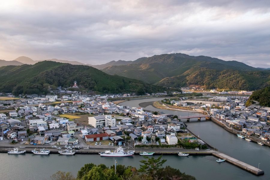T23 Yakuo ji Temple distant view