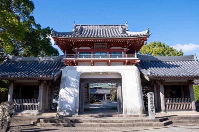 T6 Anraku-ji Temple main gate