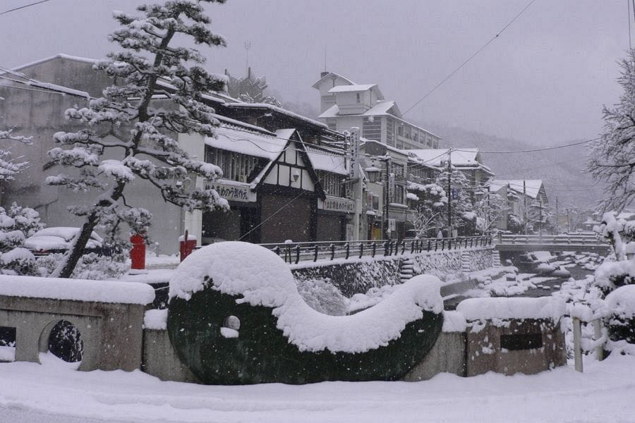 Tamatsukuri Onsen in snow