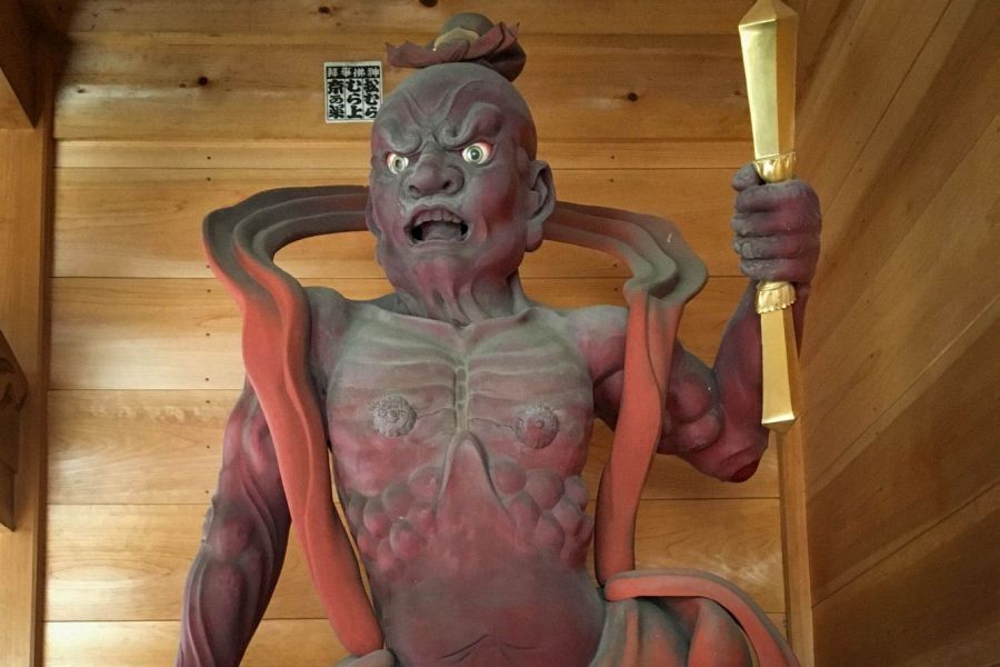 Temple 23 Yakuo ji temple guardian right
