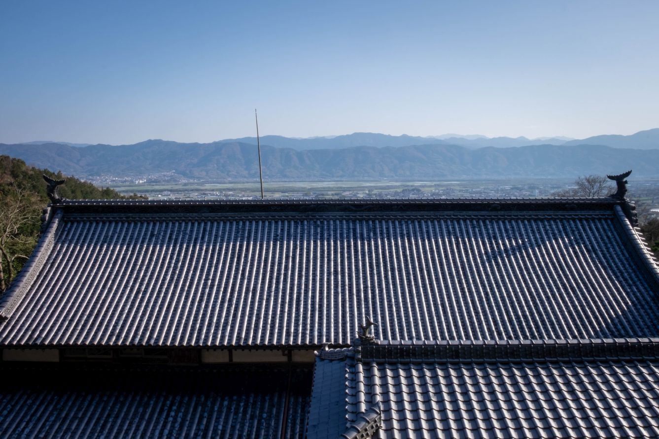 Temple_10_Kirihata-ji_rift_valley_view