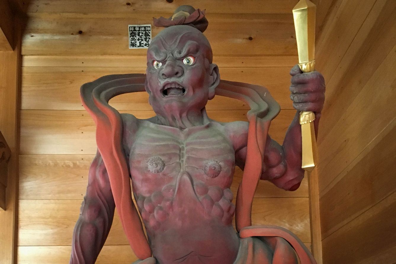 Temple_23_Yakuo-ji_temple_guardian_right