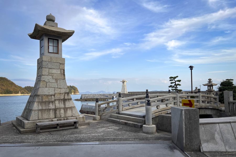 Tobishima Mitarai stone lantern