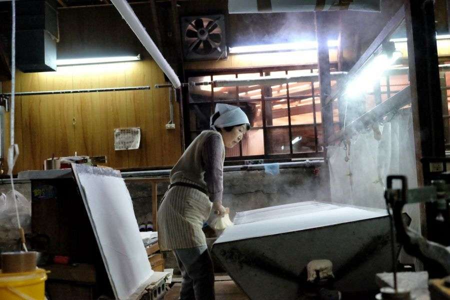 Uchiko Ikazaki Shachu washi papermaking
