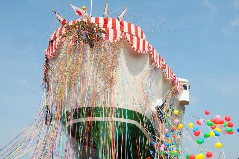 Uwajima-Unyu-Ferries-ship-launch-streamers