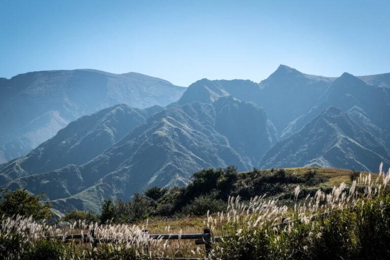 Kumamoto-Mt.-Aso-crags